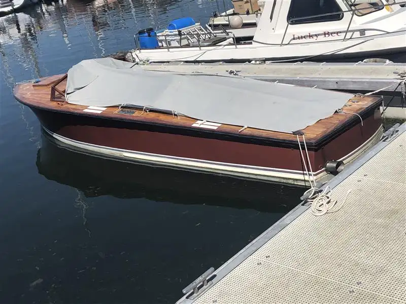 Kapal pesiar keur dijual
