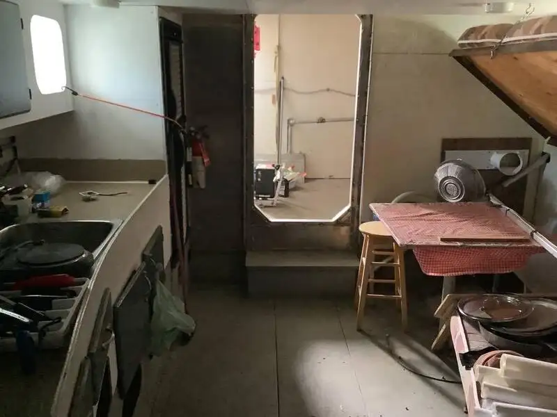 Kapal kerja keur dijual