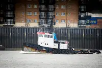 Tow boat pikeun dijual