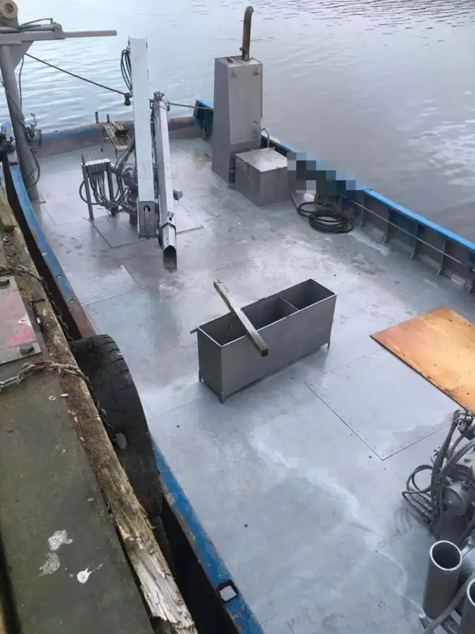 Kapal kerja keur dijual