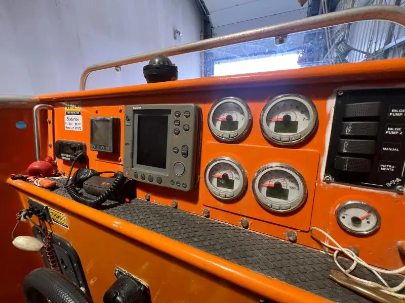 Kapal kerja keur dijual