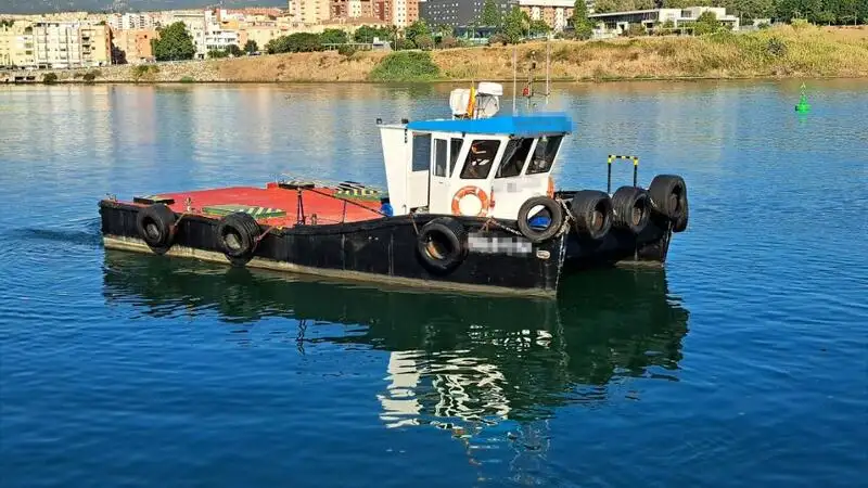 Kapal kerja keur dijual