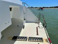 Kapal pesiar keur dijual