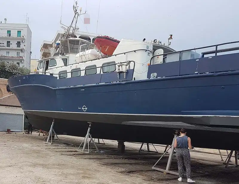 Kapal kru keur dijual