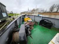 Kapal kerja keur dijual
