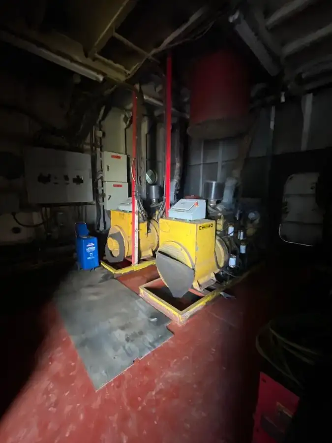 Kapal keruk keur dijual