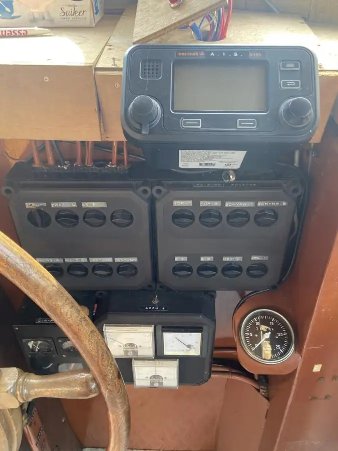 Kapal penarik keur dijual