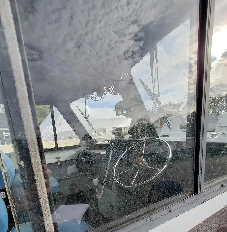 Kapal kerja keur dijual