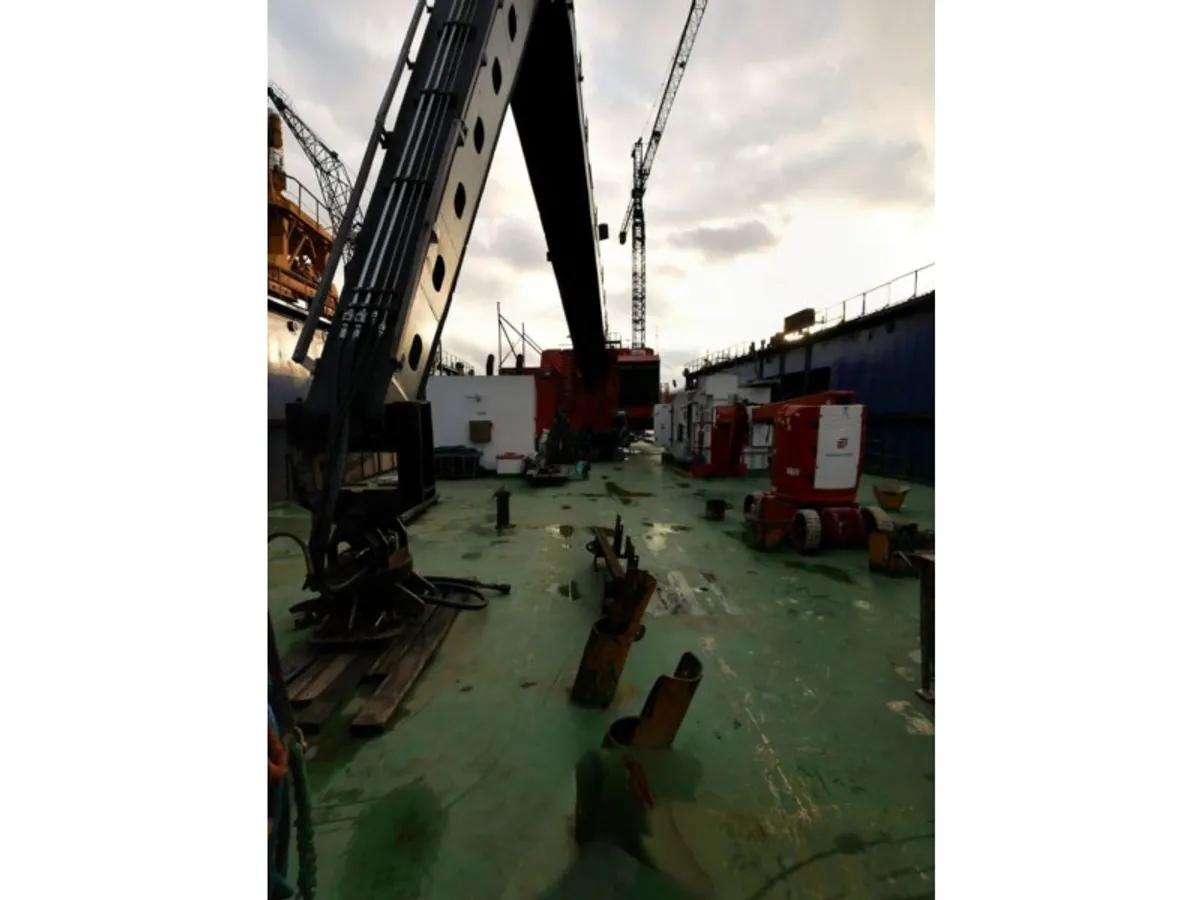 Tongkang keur dijual