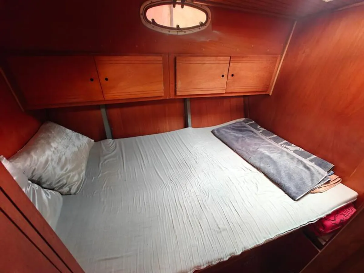 Kapal kerja keur dijual