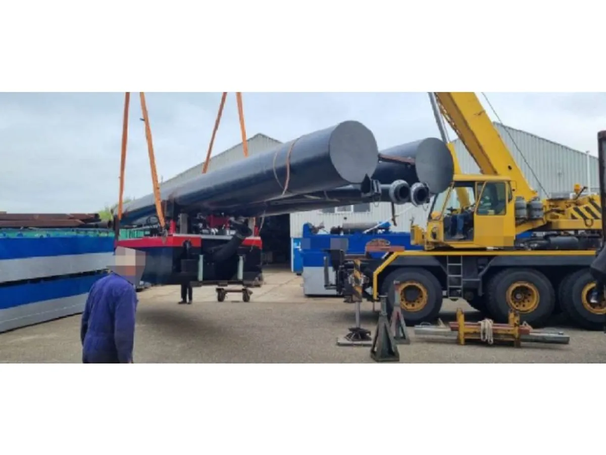 Kapal keruk keur dijual