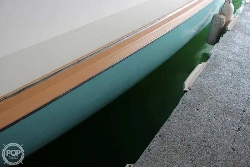 Kapal pangolahan lautan keur dijual