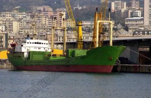Kapal pangangkut barang curah keur dijual