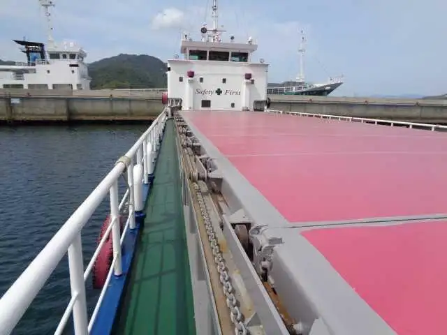 Kapal pangangkut barang curah keur dijual