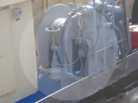 Kapal pangangkut lauk hirup keur dijual