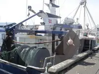 Kapal pangangkut lauk hirup keur dijual