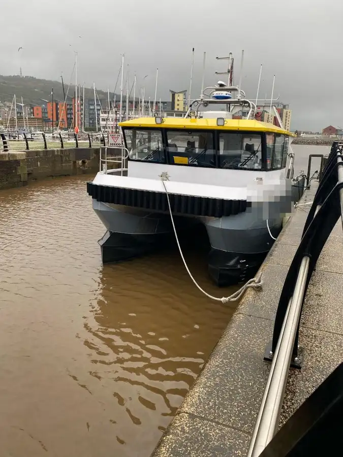 Kapal kerja keur dijual