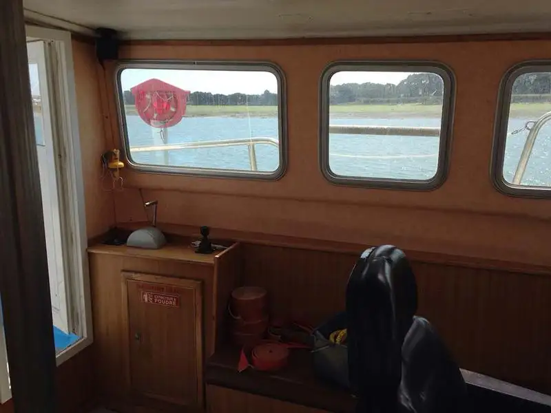 Kapal kerja keur dijual