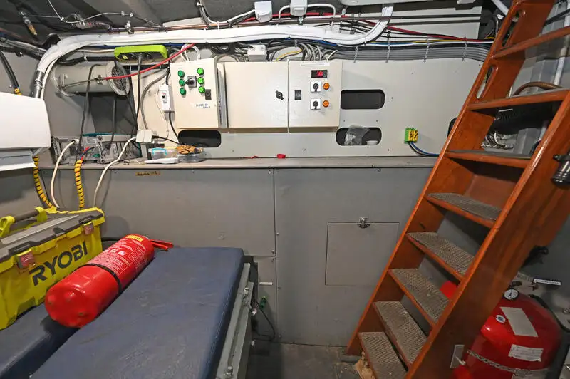 Kapal penyelamat keur dijual
