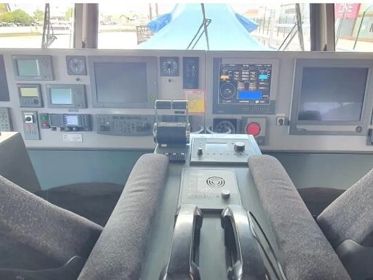 Kapal kerja keur dijual