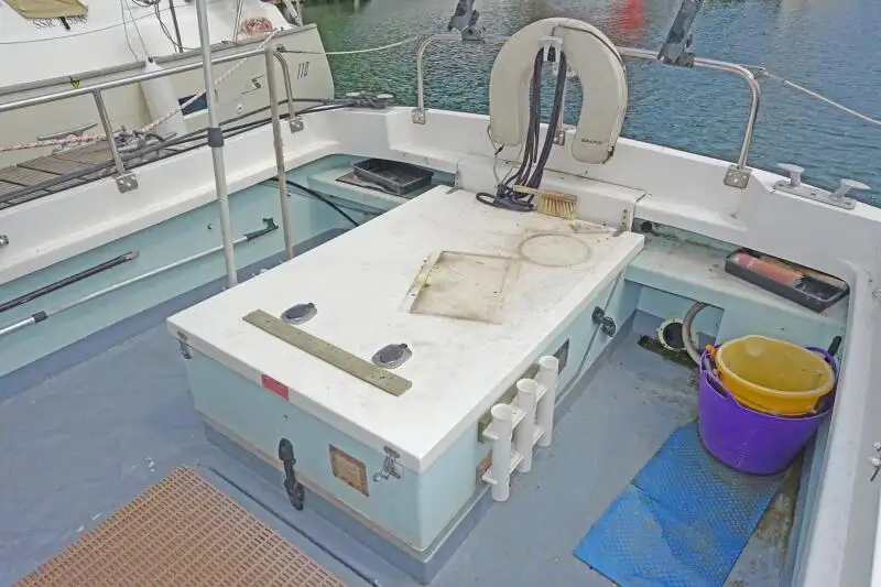 Kapal kerja keur dijual