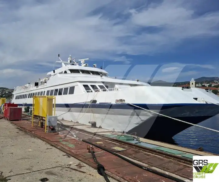 Kapal pesiar keur dijual