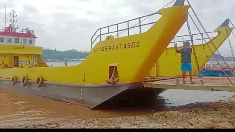 Kapal pendaratan, tangki keur dijual
