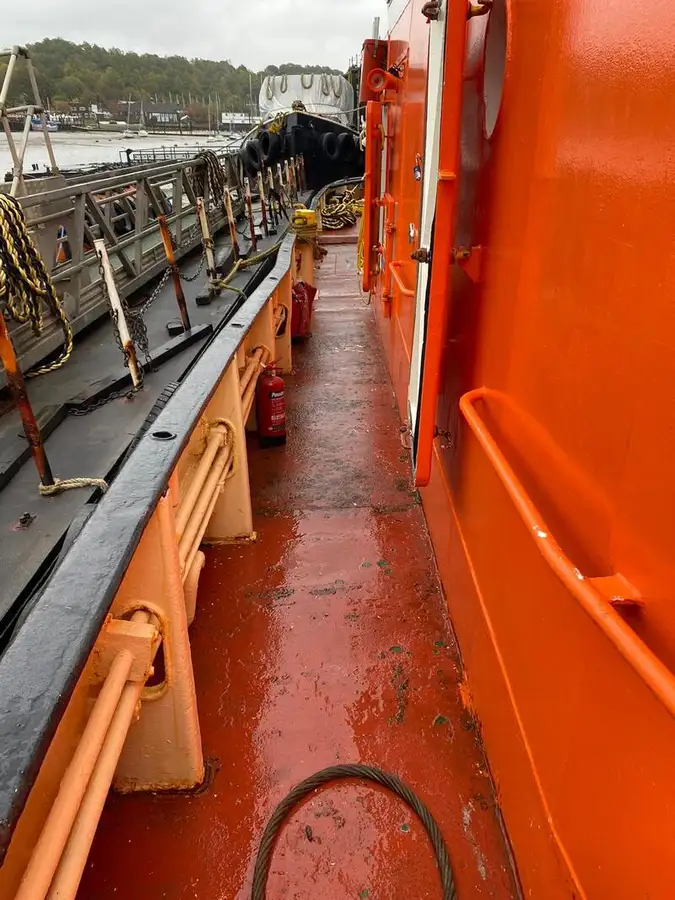 Kapal penarik keur dijual