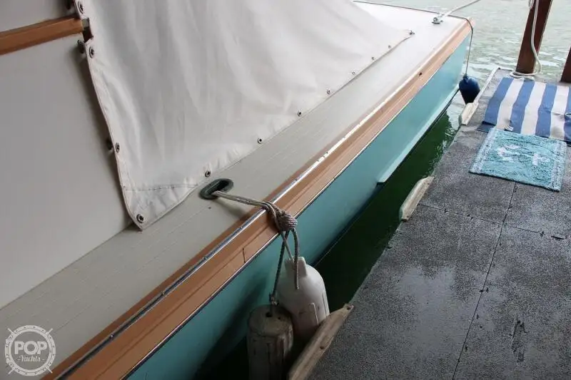 Kapal pangolahan lautan keur dijual