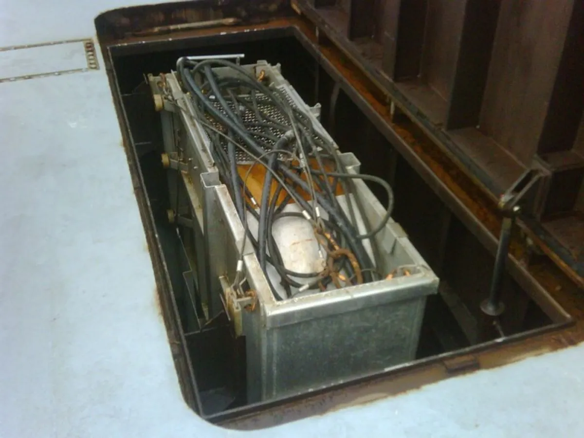 Kapal kerja keur dijual