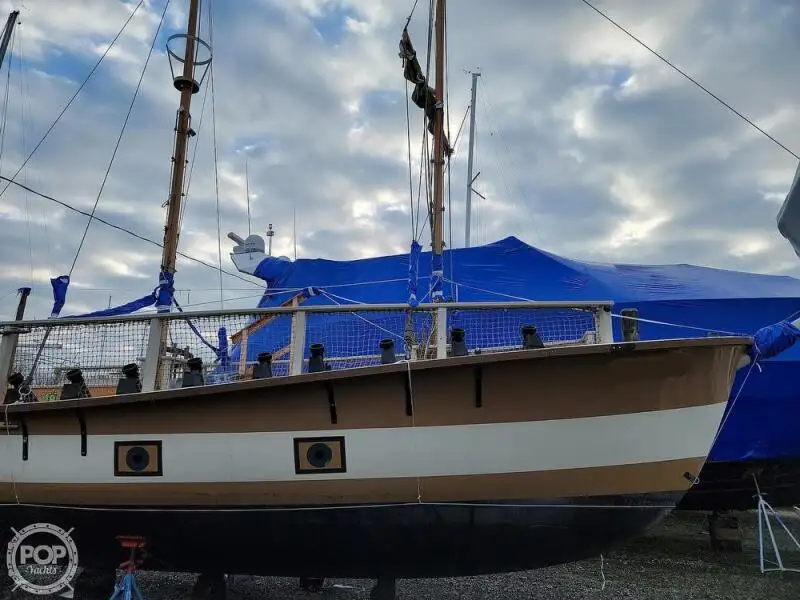 Kapal pesiar keur dijual