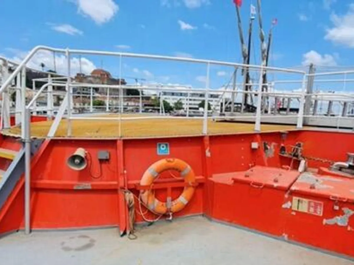 Kapal kerja keur dijual