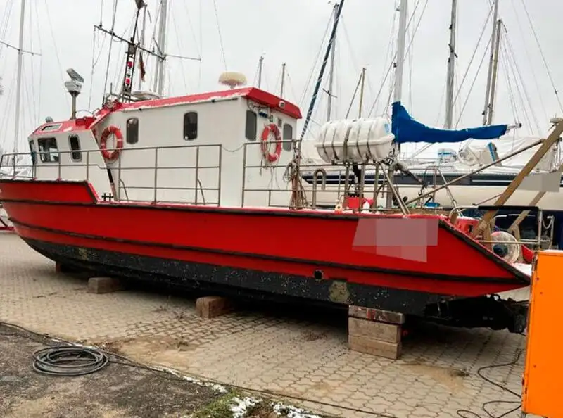 Kapal kerja keur dijual