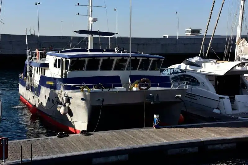Kapal penarik keur dijual