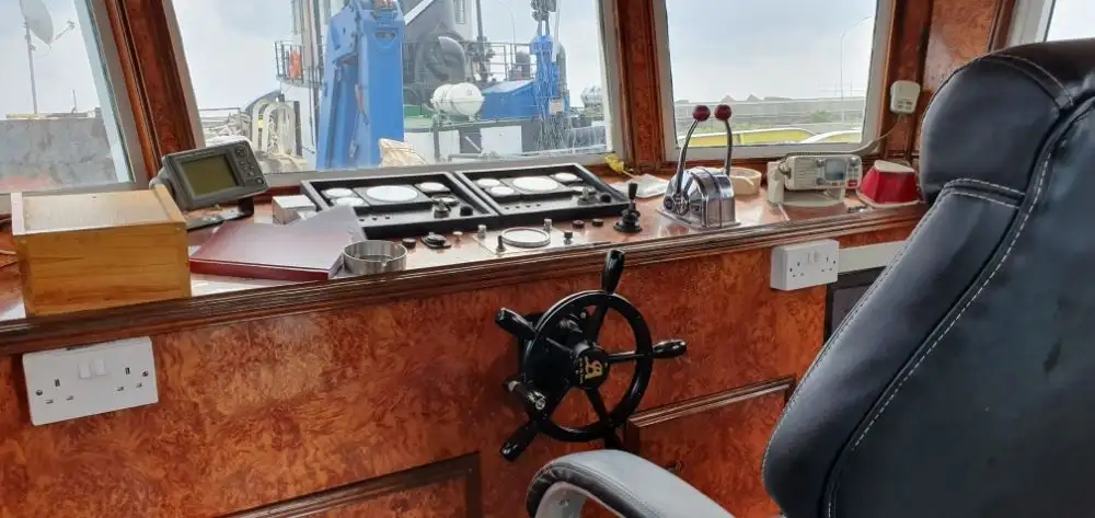 Kapal kerja keur dijual