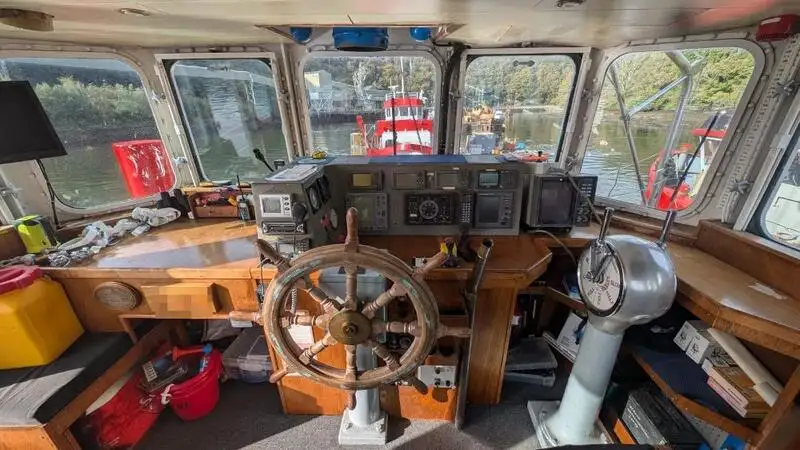 Kapal survei keur dijual