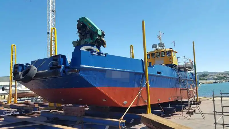 Kapal kerja keur dijual