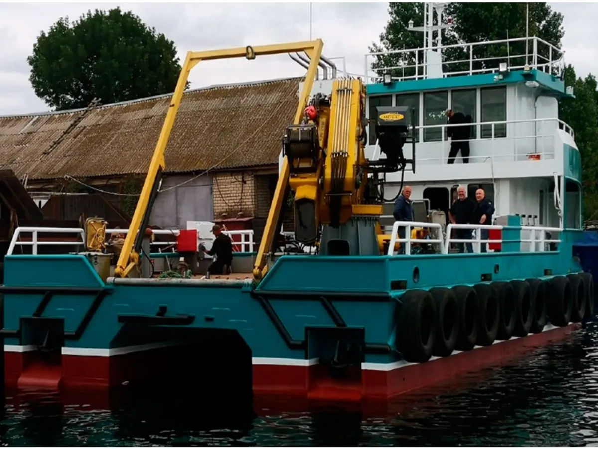 Kapal kerja keur dijual