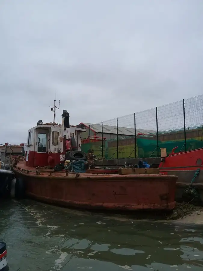 Kapal kerja keur dijual