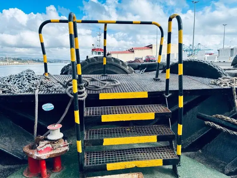 Kapal kerja keur dijual