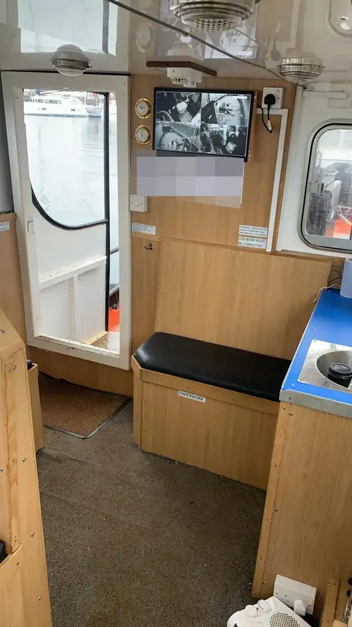 Kapal kerja keur dijual