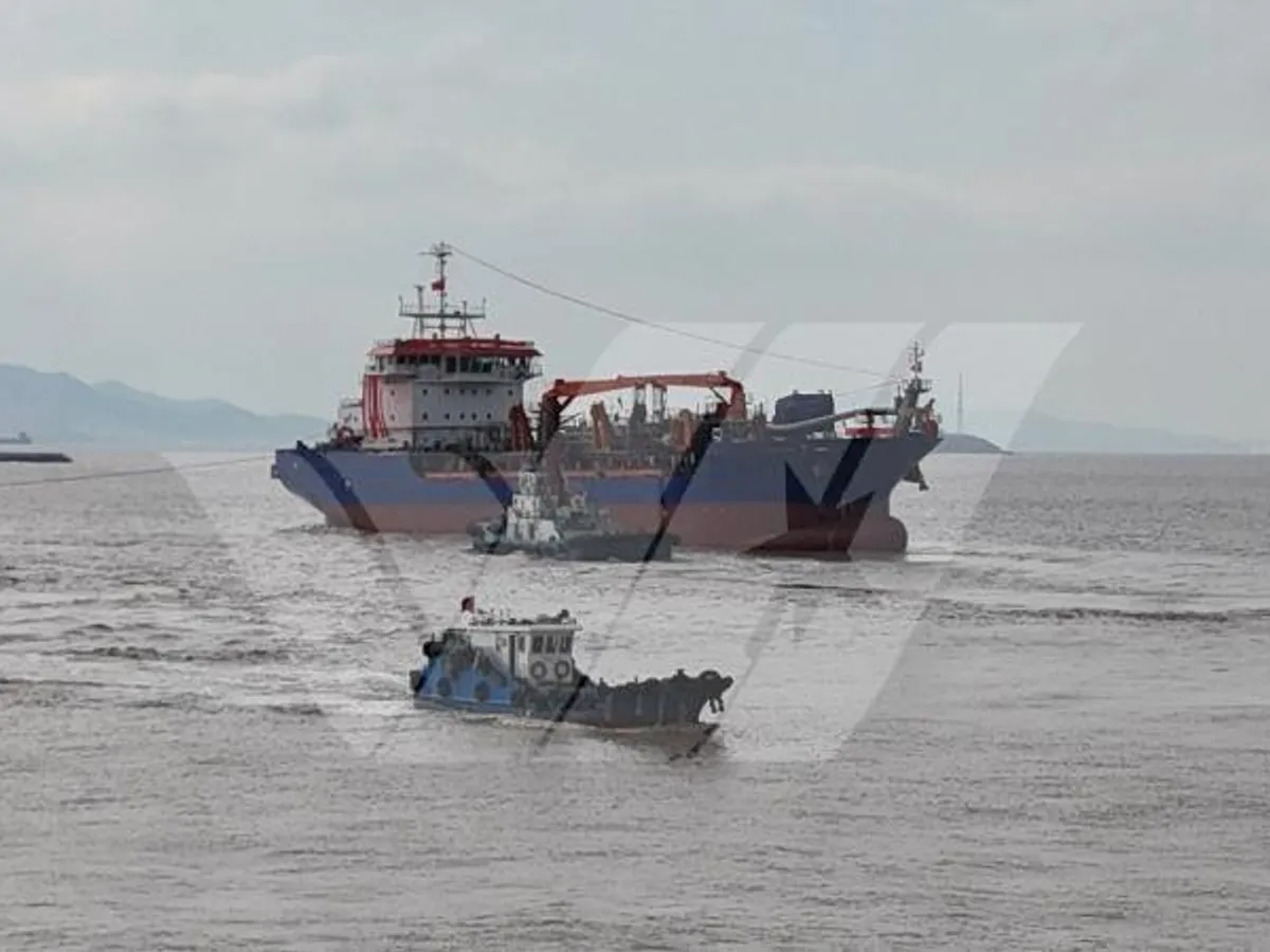 Kapal keruk keur dijual