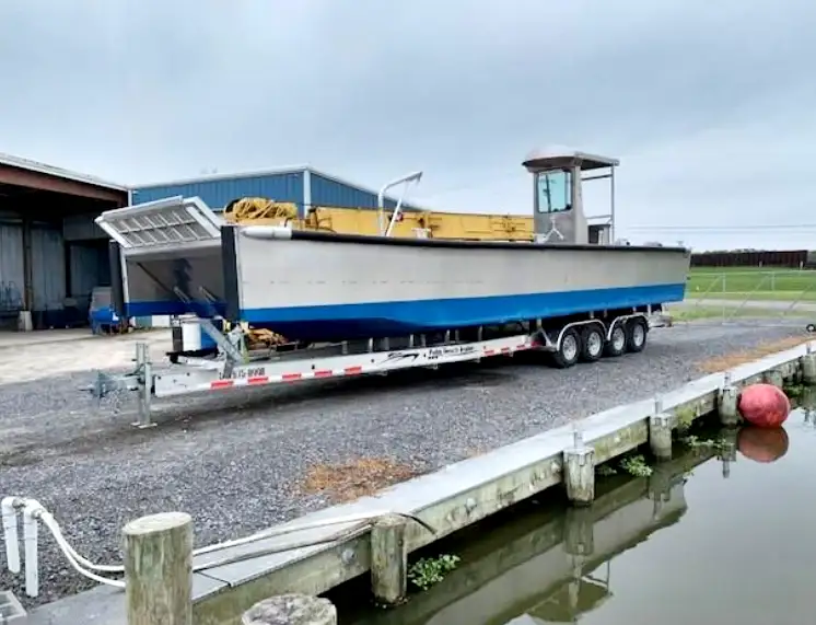 Kapal pendaratan, tangki keur dijual