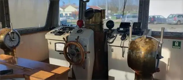 Kapal penarik keur dijual