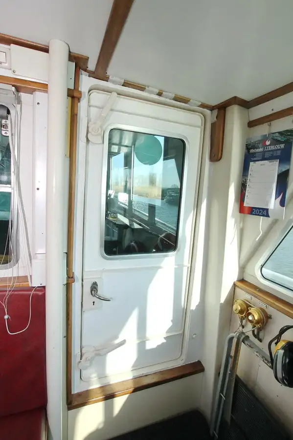 Kapal pesiar keur dijual
