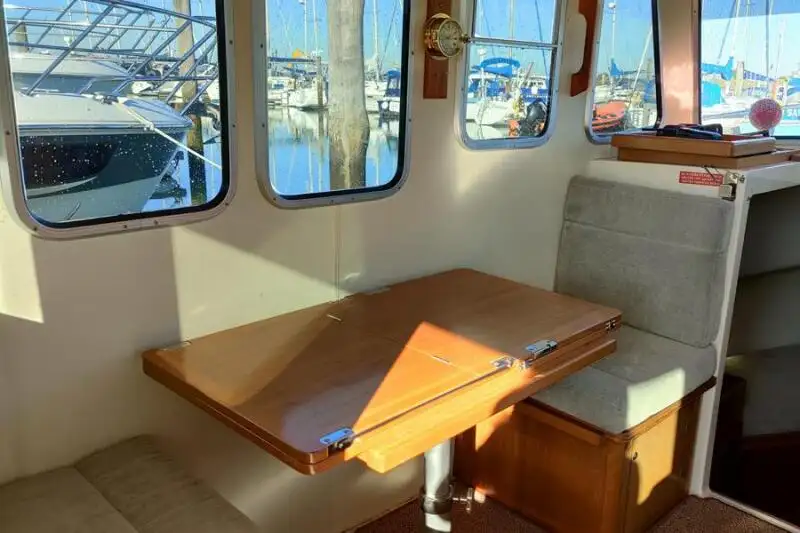 Kapal kerja keur dijual