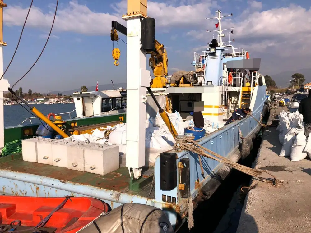 Kapal kerja keur dijual