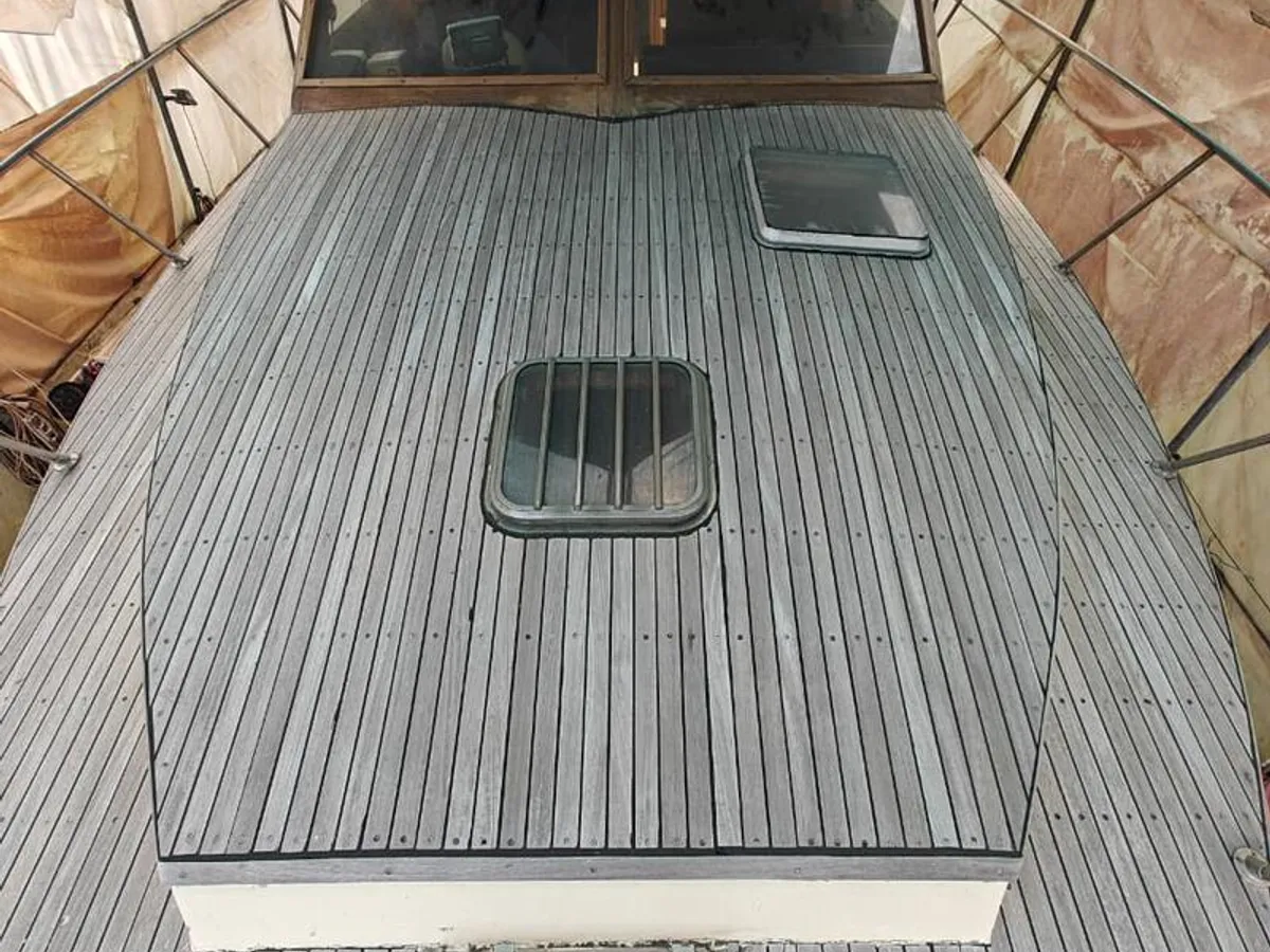 Kapal kerja keur dijual