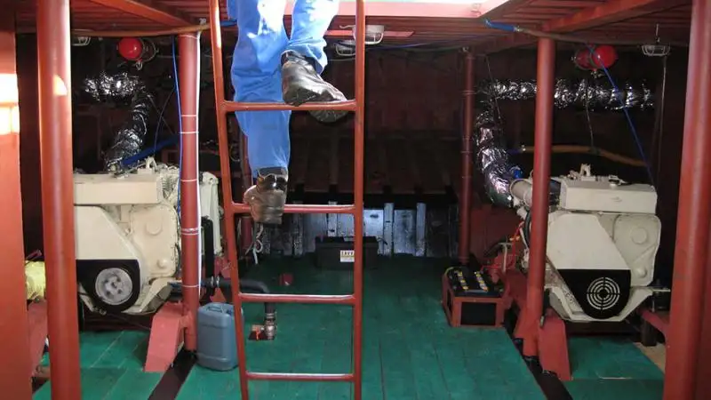 Kapal kerja keur dijual