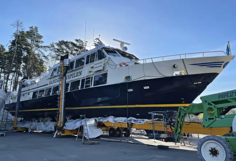 Kapal pesiar keur dijual